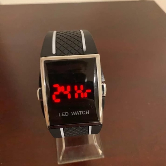 LED Digital Black Watch - Picture 5 of 5